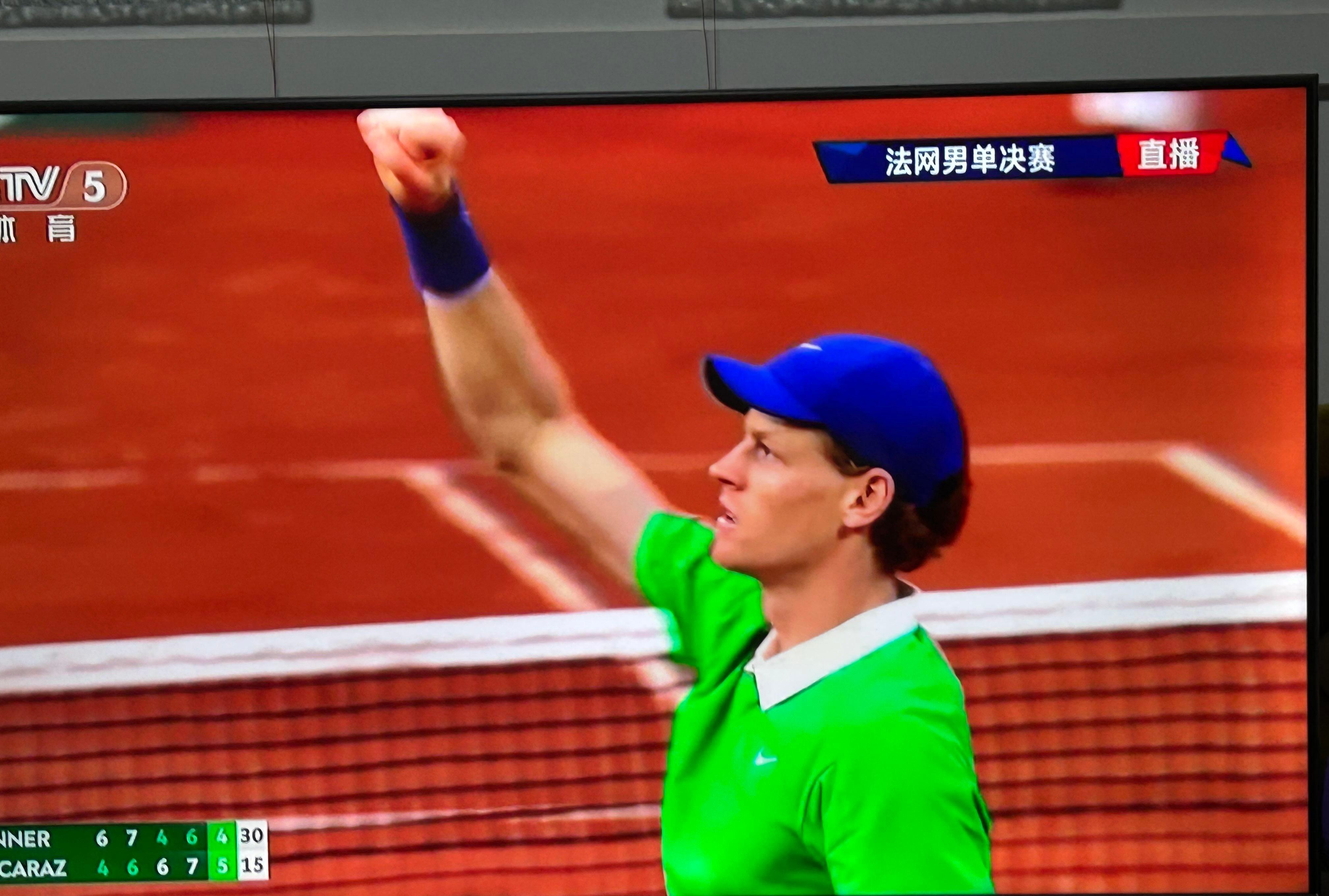 西班牙网球队横扫日本网球队,瓦林卡三分雨点燃全场的简单介绍 西班牙网球队横扫日本网球队,瓦林卡三分雨点燃全场的简单介绍