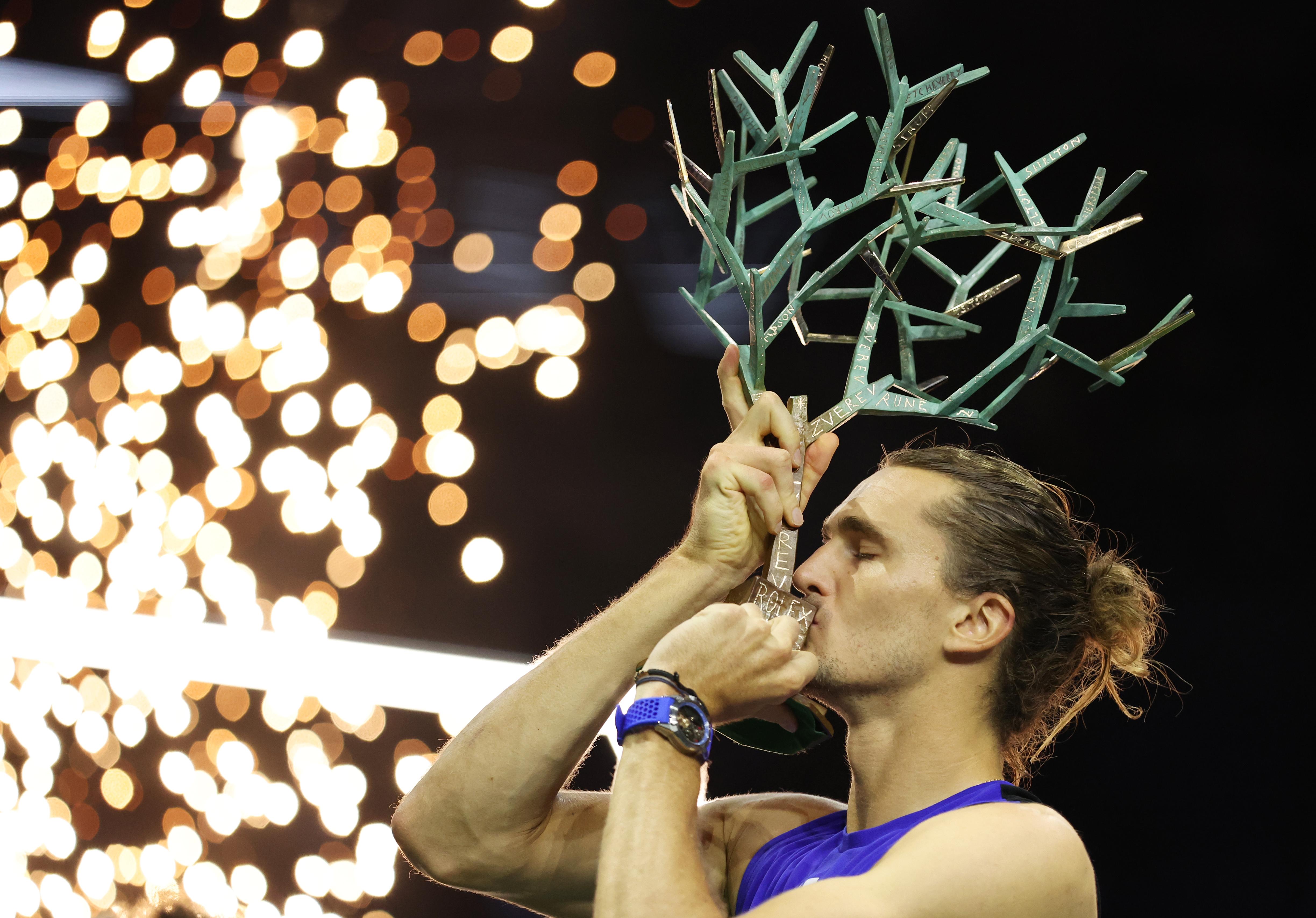 日本网球队横扫欧洲网球队，兹维列夫完成帽子戏法