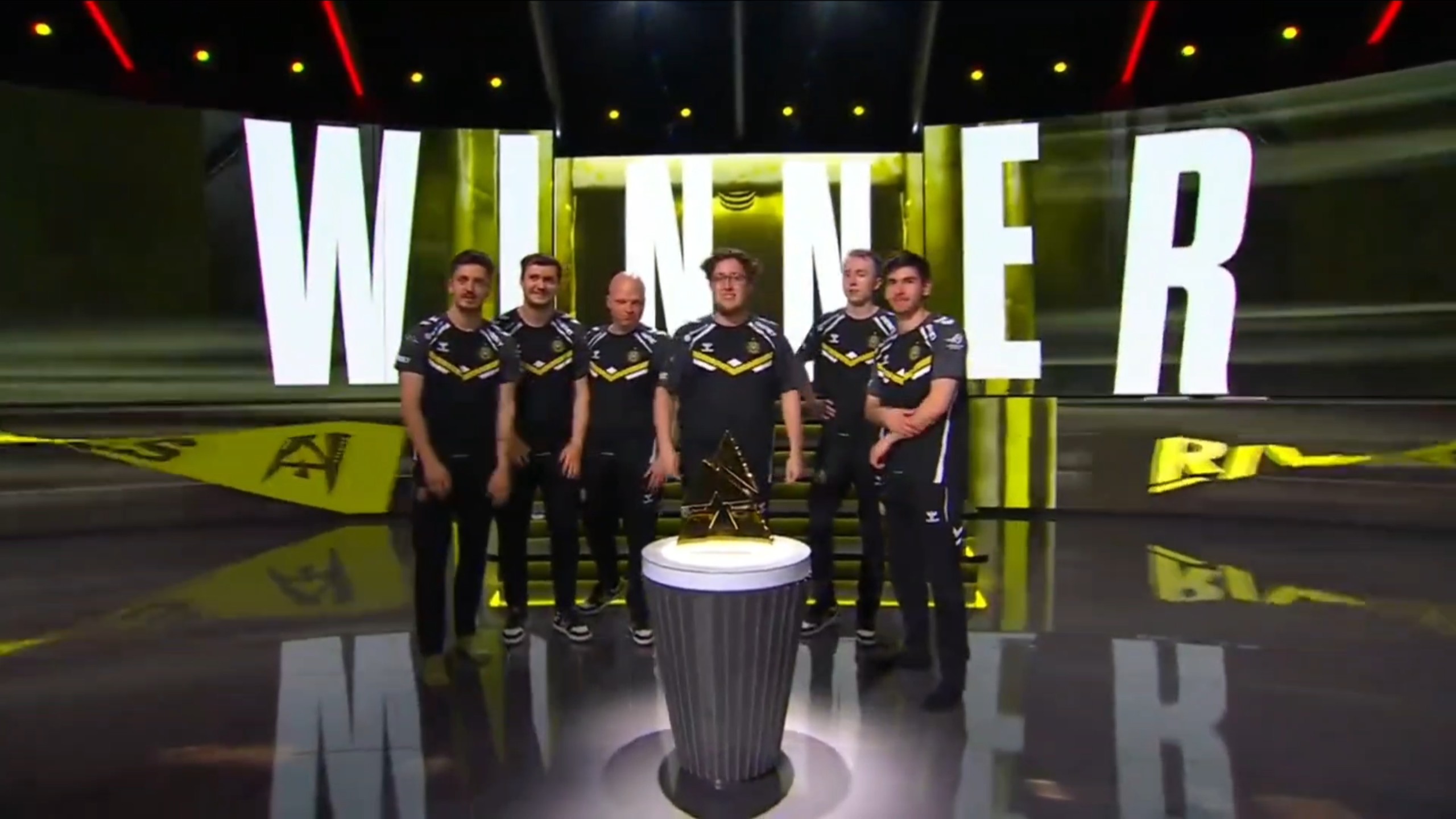 包含Vitality碾压DK,369统治全场的词条 包含Vitality碾压DK,369统治全场的词条