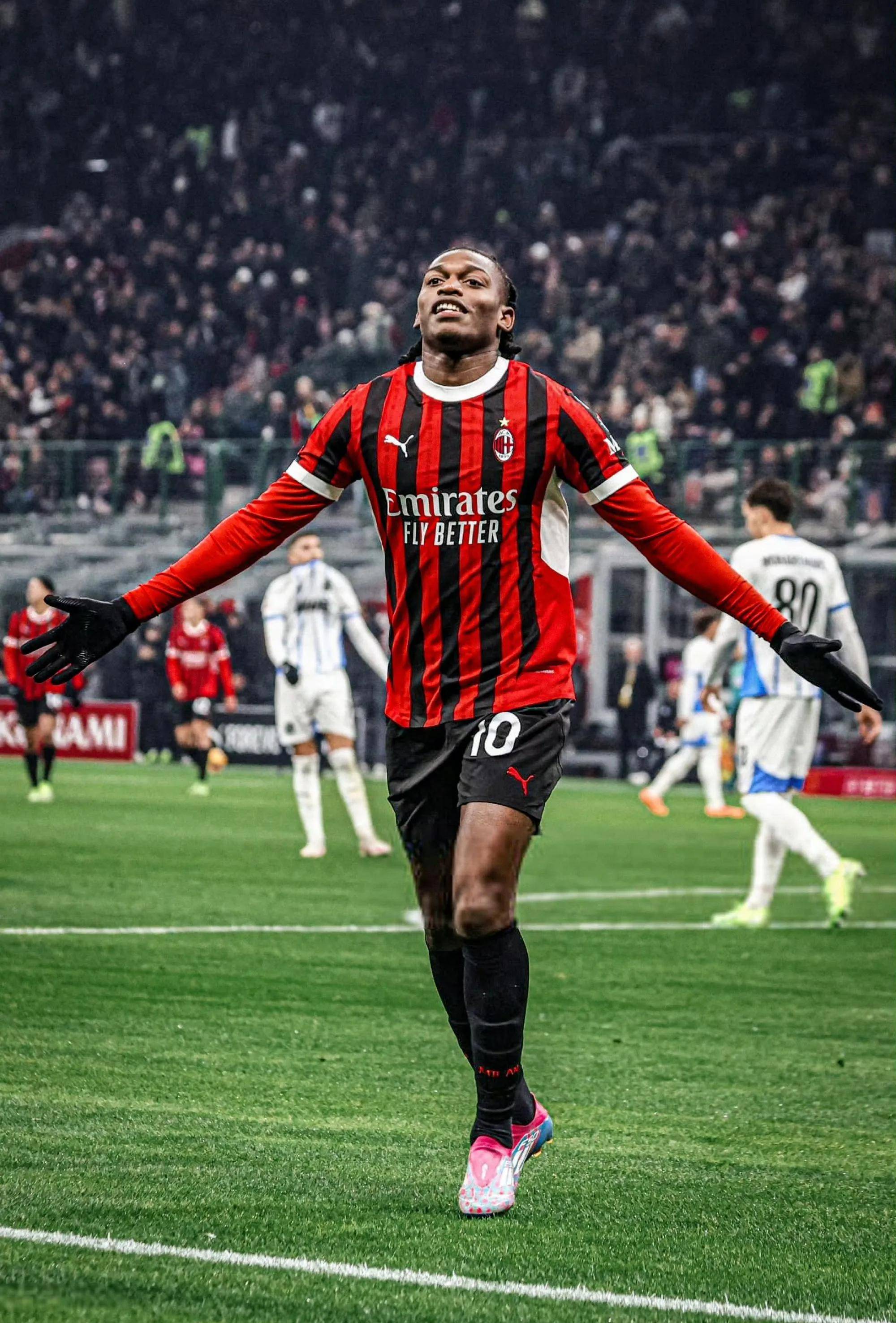 包含阿特兰大客场告捷，稳居前列的词条