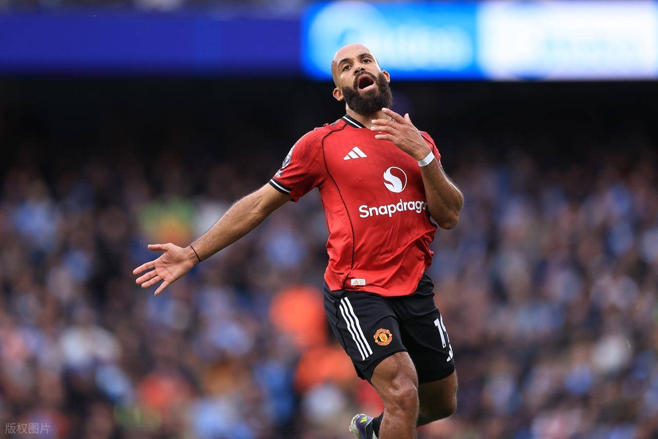 曼联客场大胜,英超领跑者一枝独秀 曼联客场大胜,英超领跑者一枝独秀