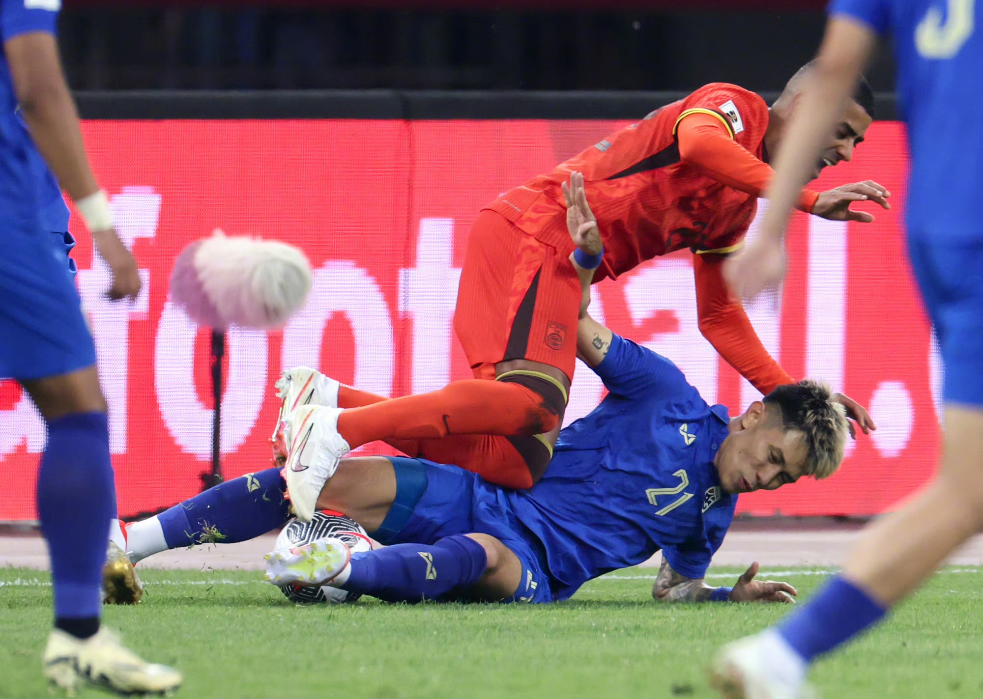 包含欧预赛:巴拿马队意外冲顶,闯入强心区的词条 包含欧预赛:巴拿马队意外冲顶,闯入强心区的词条