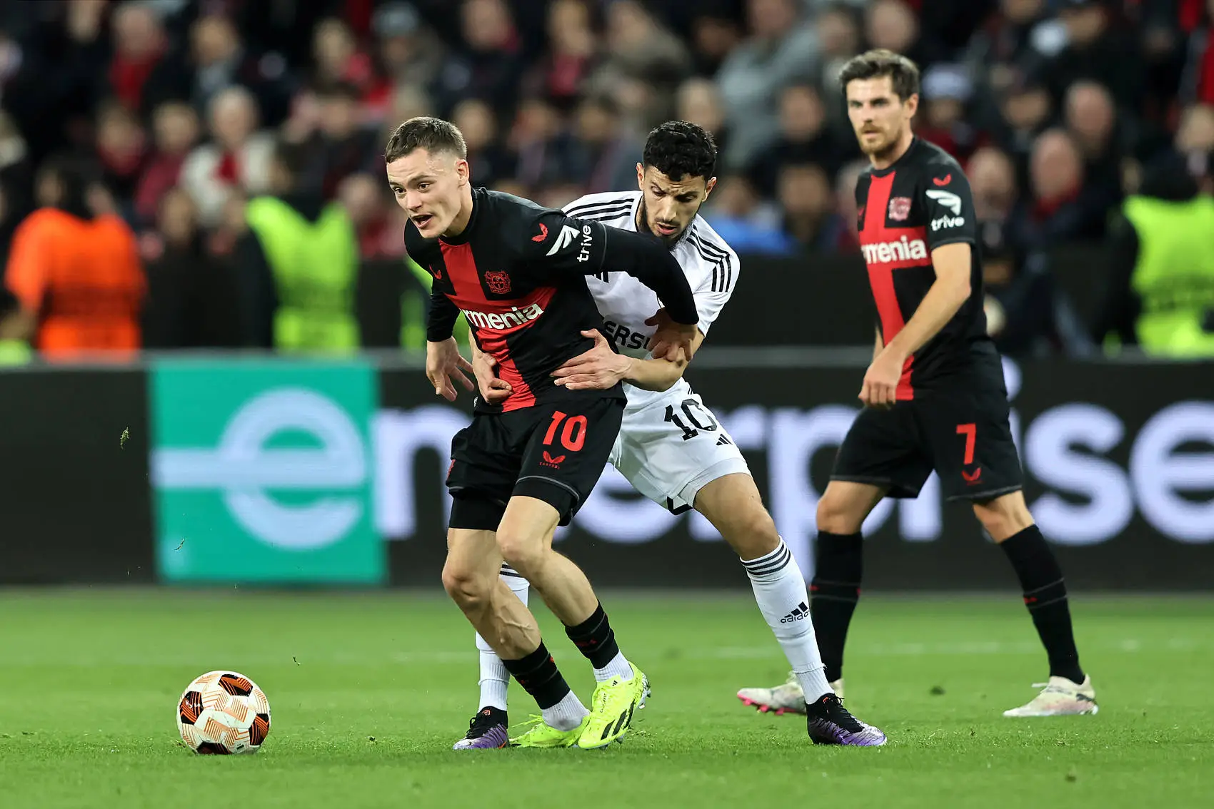 关于强强对话，欧洲赛场焦点对决的信息