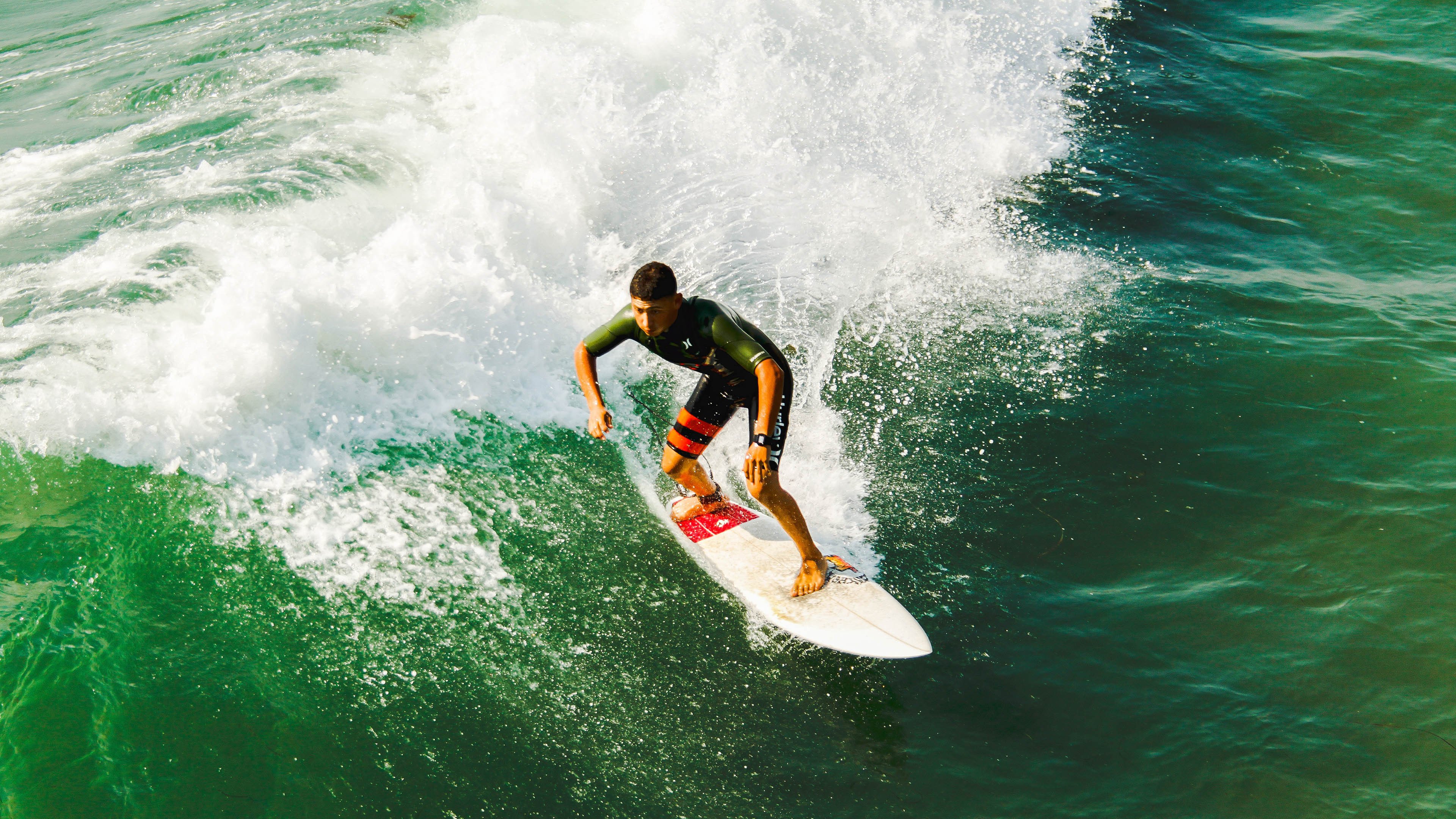 格列兹曼的魔法之夜，当英格兰的坚韧遇上巴萨的火焰
